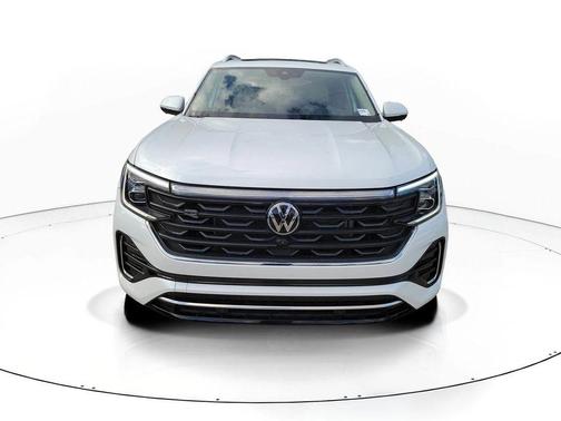 Opal White Pearl Effect 2024 Volkswagen Atlas 2.0T SEL Premium R-Line