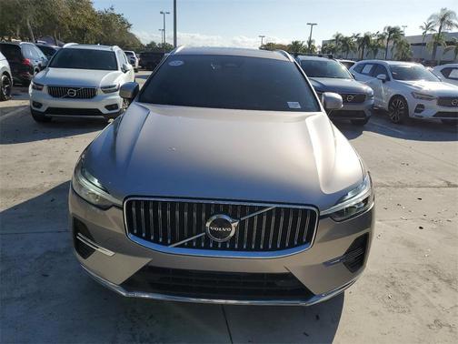 2023 Volvo XC60 B5 Plus Bright Theme
