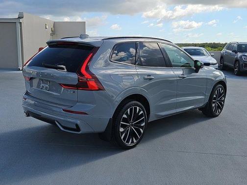 2026 Volvo XC60 B5 Ultra