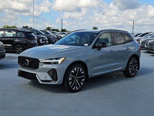 2026 Volvo XC60 B5 Ultra