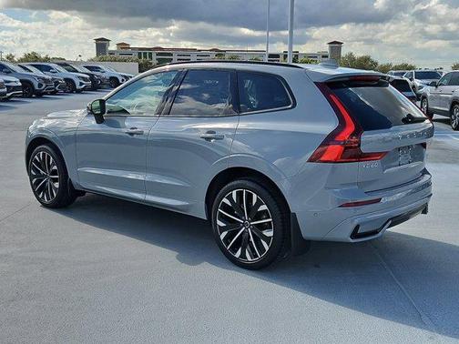 2026 Volvo XC60 B5 Ultra