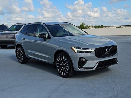 2026 Volvo XC60 B5 Ultra