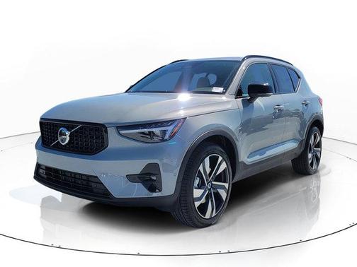 Metallic 2026 Volvo XC40 B5 Plus