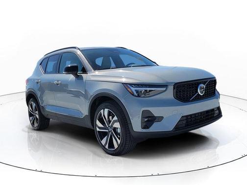 Metallic 2026 Volvo XC40 B5 Plus