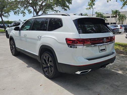 2025 Volkswagen Atlas 2.0T SE w/Technology