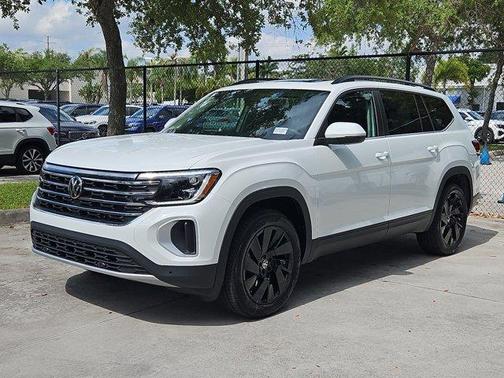 2025 Volkswagen Atlas 2.0T SE w/Technology