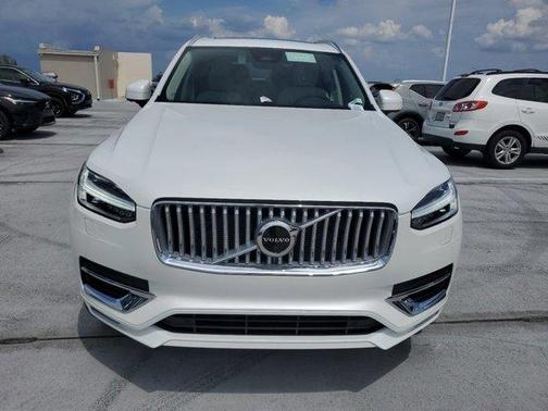 2025 Volvo XC90 B6 Plus 7-Seater