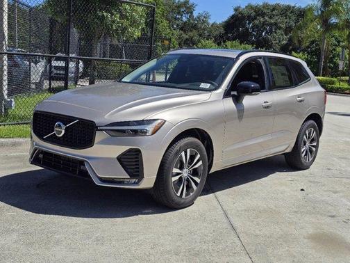 2025 Volvo XC60 B5 Core