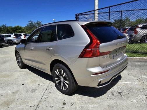 2025 Volvo XC60 B5 Core