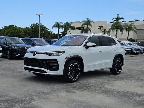 2025 Volkswagen Tiguan 2.0T SEL R-Line