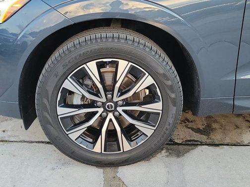 2024 Volvo XC60 B5 Core