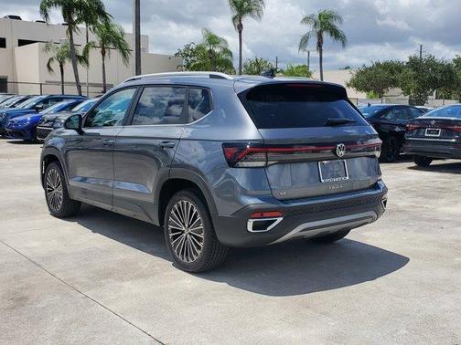 2025 Volkswagen Taos 1.5T SE