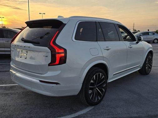 2025 Volvo XC90 Plug-In Hybrid T8 Plus 7-Seater