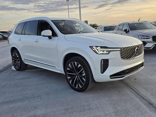 2025 Volvo XC90 Plug-In Hybrid T8 Plus 7-Seater