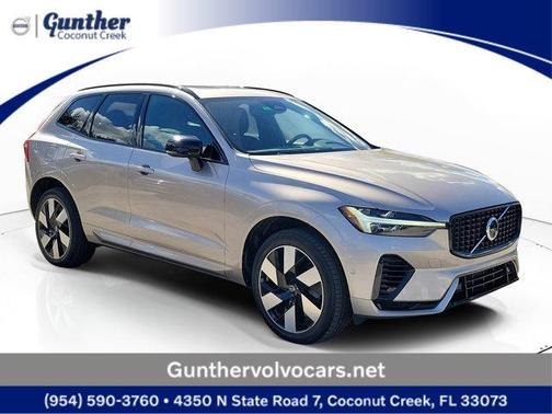 2023 Volvo XC60 Recharge Plug-In Hybrid T8 Plus Dark Theme