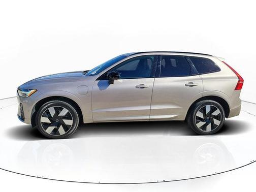 2023 Volvo XC60 Recharge Plug-In Hybrid T8 Plus Dark Theme