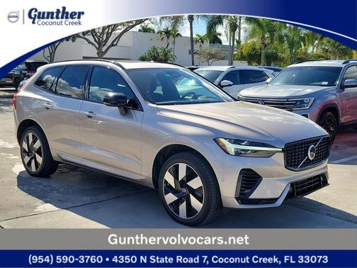 2023 Volvo XC60 Recharge Plug-In Hybrid T8 Plus Dark Theme