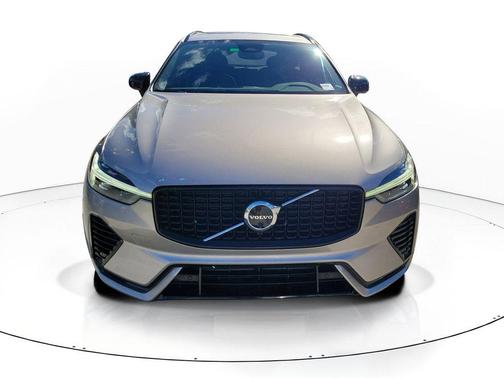 2023 Volvo XC60 Recharge Plug-In Hybrid T8 Plus Dark Theme