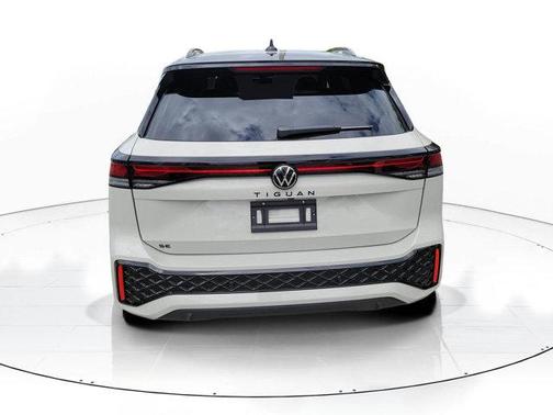Sandstone 2026 Volkswagen Tiguan 2.0T SE R-Line Black