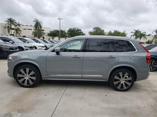 2024 Volvo XC90 B5 Plus Bright Theme