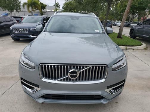 2024 Volvo XC90 B5 Plus Bright Theme