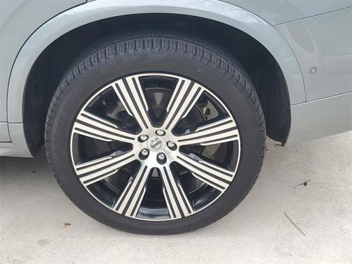 2024 Volvo XC90 B5 Plus Bright Theme