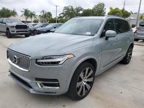 2024 Volvo XC90 B5 Plus Bright Theme