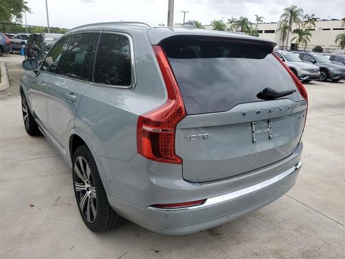2024 Volvo XC90 B5 Plus Bright Theme