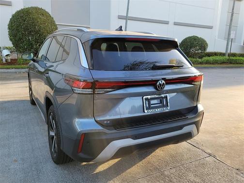 2025 Volkswagen Tiguan 2.0T SE