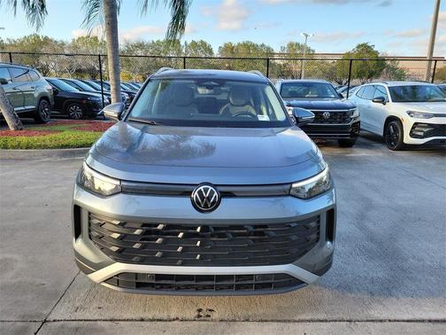 2025 Volkswagen Tiguan 2.0T SE