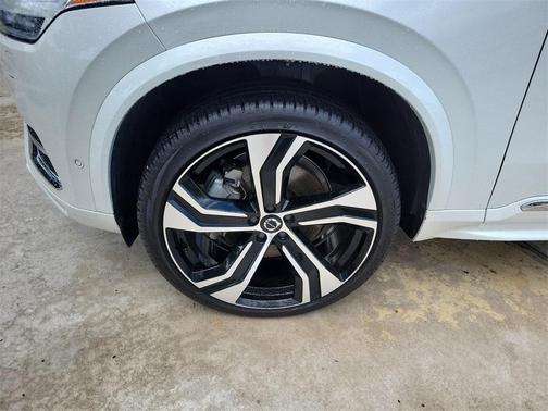 2025 Volvo XC90 B6 Ultra