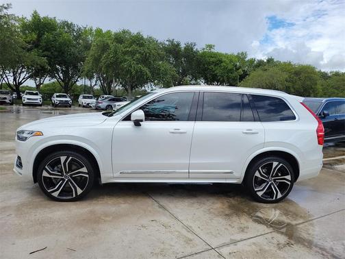 2025 Volvo XC90 B6 Ultra