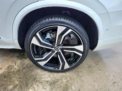 2025 Volvo XC90 B6 Ultra