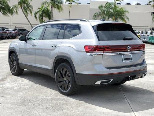 2025 Volkswagen Atlas 2.0T SE w/Technology