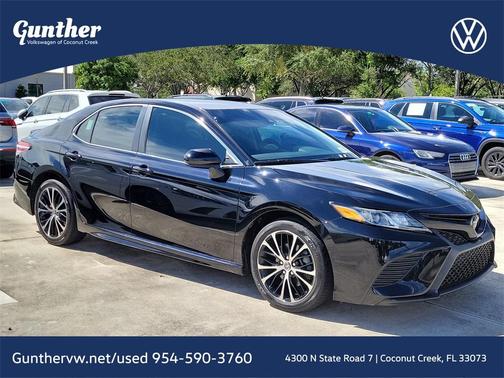 2020 Toyota Camry SE