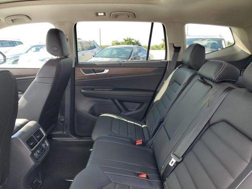 Pure Gray 2026 Volkswagen Atlas 2.0T SEL