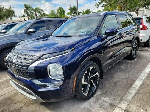Cosmic Blue Metallic 2023 Mitsubishi Outlander SEL