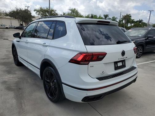 2022 Volkswagen Tiguan 2.0T SE R-Line Black