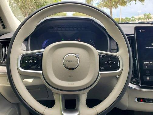 2026 Volvo XC90 B6 Ultra 7-Seater