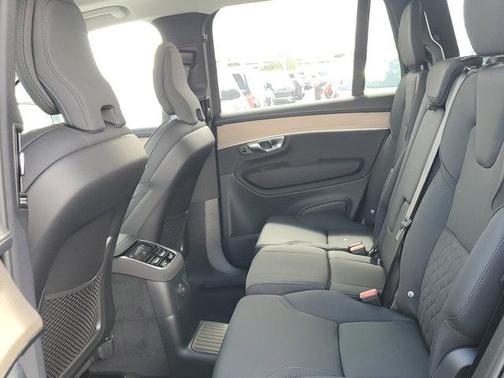 2026 Volvo XC90 Plug-In Hybrid T8 Plus 7-Seater