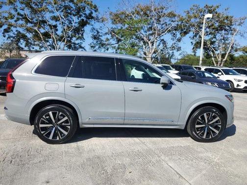 2025 Volvo XC90 Plug-In Hybrid T8 Core 7-Seater