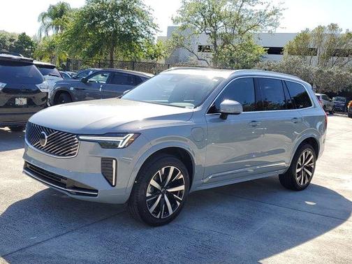 2025 Volvo XC90 Plug-In Hybrid T8 Core 7-Seater