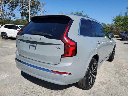 2025 Volvo XC90 Plug-In Hybrid T8 Core 7-Seater
