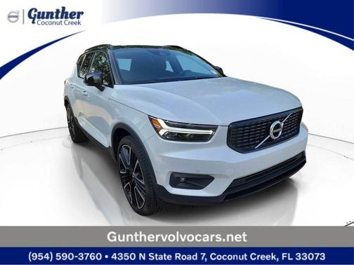 Crystal White 2019 Volvo XC40 T5 R-Design