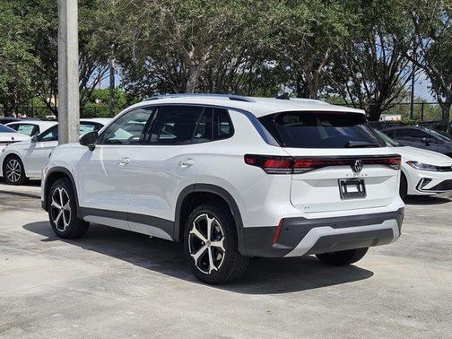 2025 Volkswagen Tiguan 2.0T SE