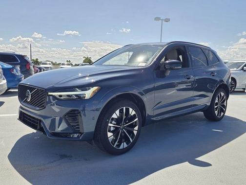 2026 Volvo XC60 PLUS