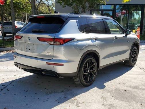 2025 Mitsubishi Outlander PHEV SEL Black Edition