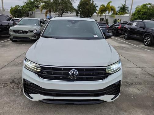 2023 Volkswagen Tiguan 2.0T SE R-Line Black