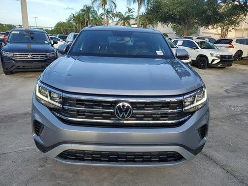 2022 Volkswagen Atlas Cross Sport 2.0T SE w/Technology