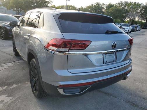 2022 Volkswagen Atlas Cross Sport 2.0T SE w/Technology